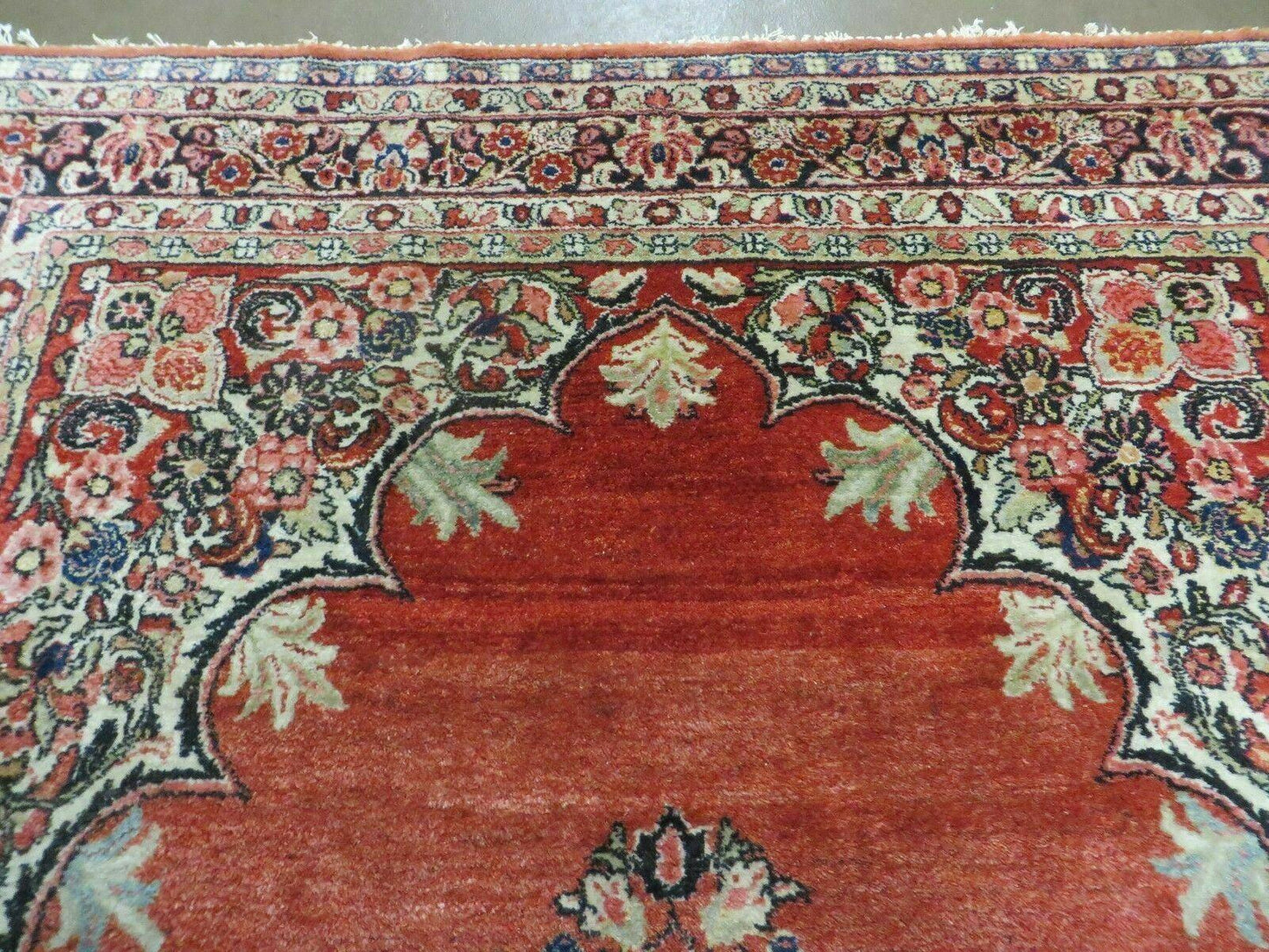Antique Persian Sarouk Rug 5x8, Red, Semi Open Field, Hand Knotted, Wool - Nuvé