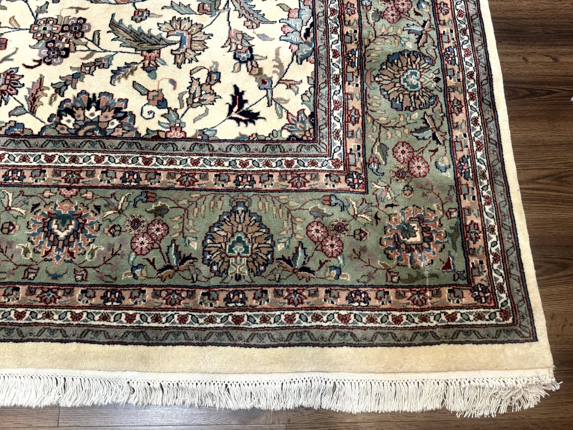 Indo Persian Rug 9x12, Allover Floral Pattern, Ivory & Green, Traditional Oriental Carpet - Nuvé