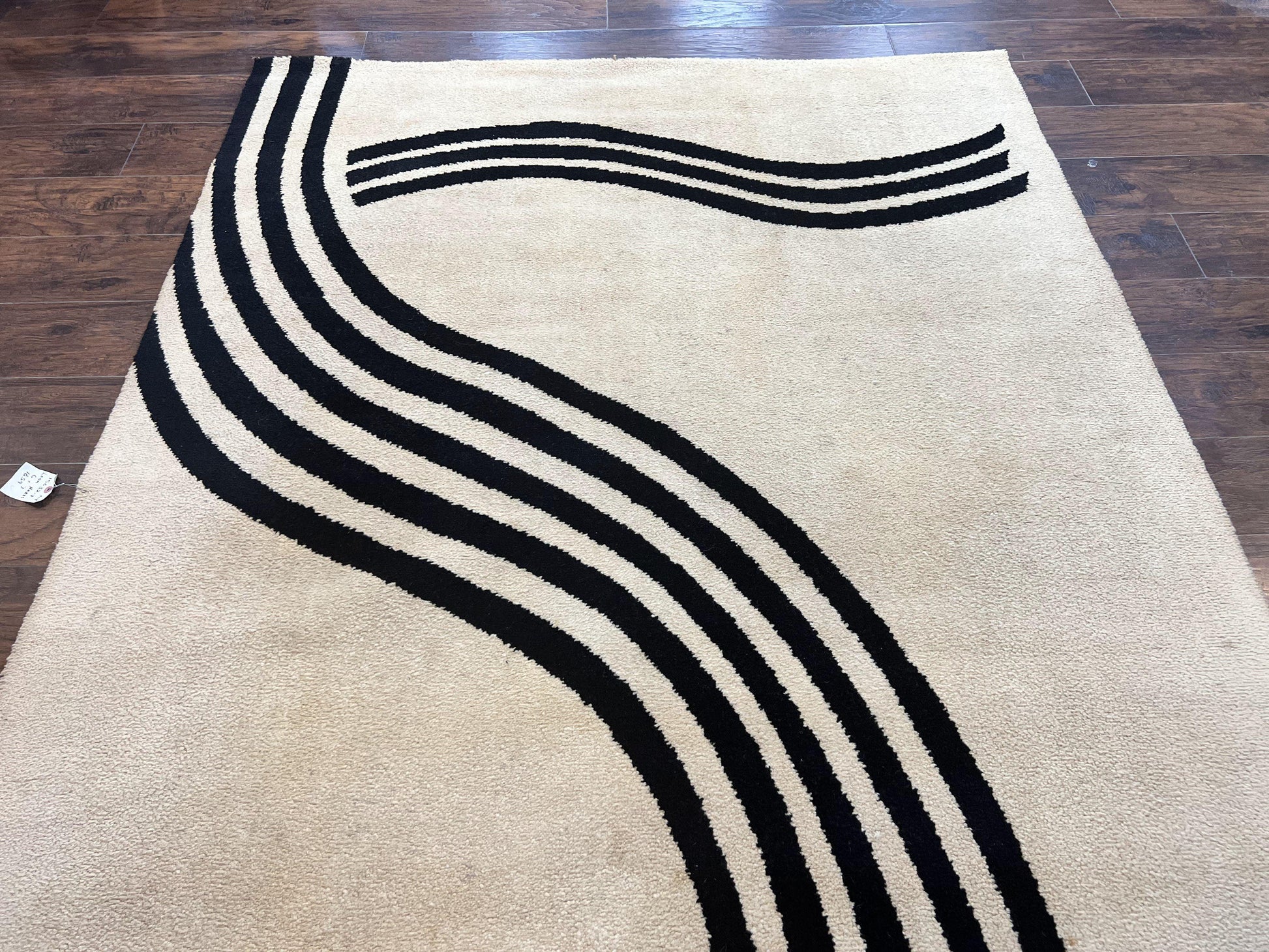 Modern Rug 6x9, Cream and Black, Abstract Pattern - Nuvé