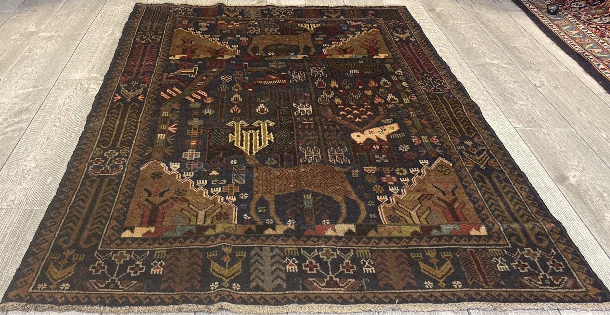 Afghani Vintage Pictorial Rug I Tribal Baluchi 3'6''X5'5'' - Nuvé