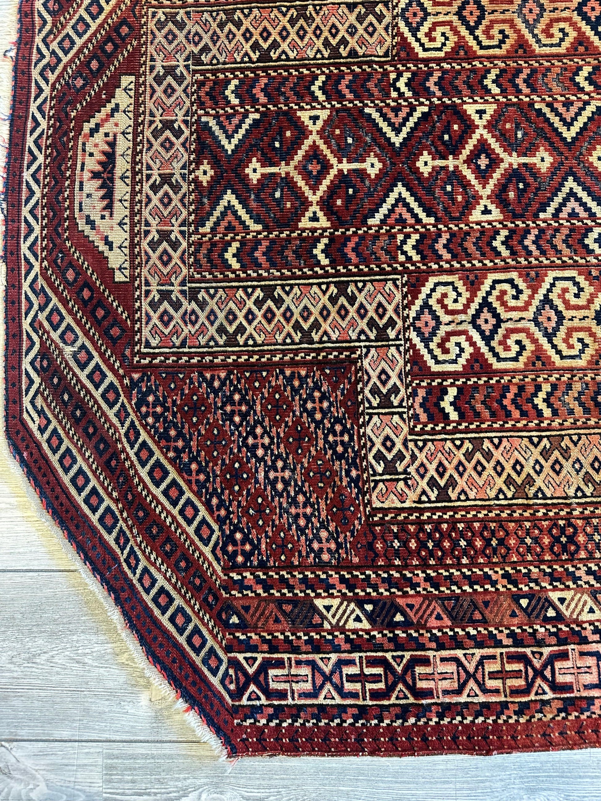 Antique 1890’s Turkoman Prayer Rug or Namazlyk 4’ x 5’2” - Nuvé