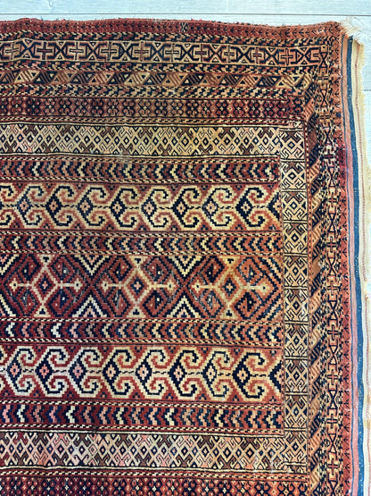 Antique 1890’s Turkoman Prayer Rug or Namazlyk 4’ x 5’2” - Nuvé