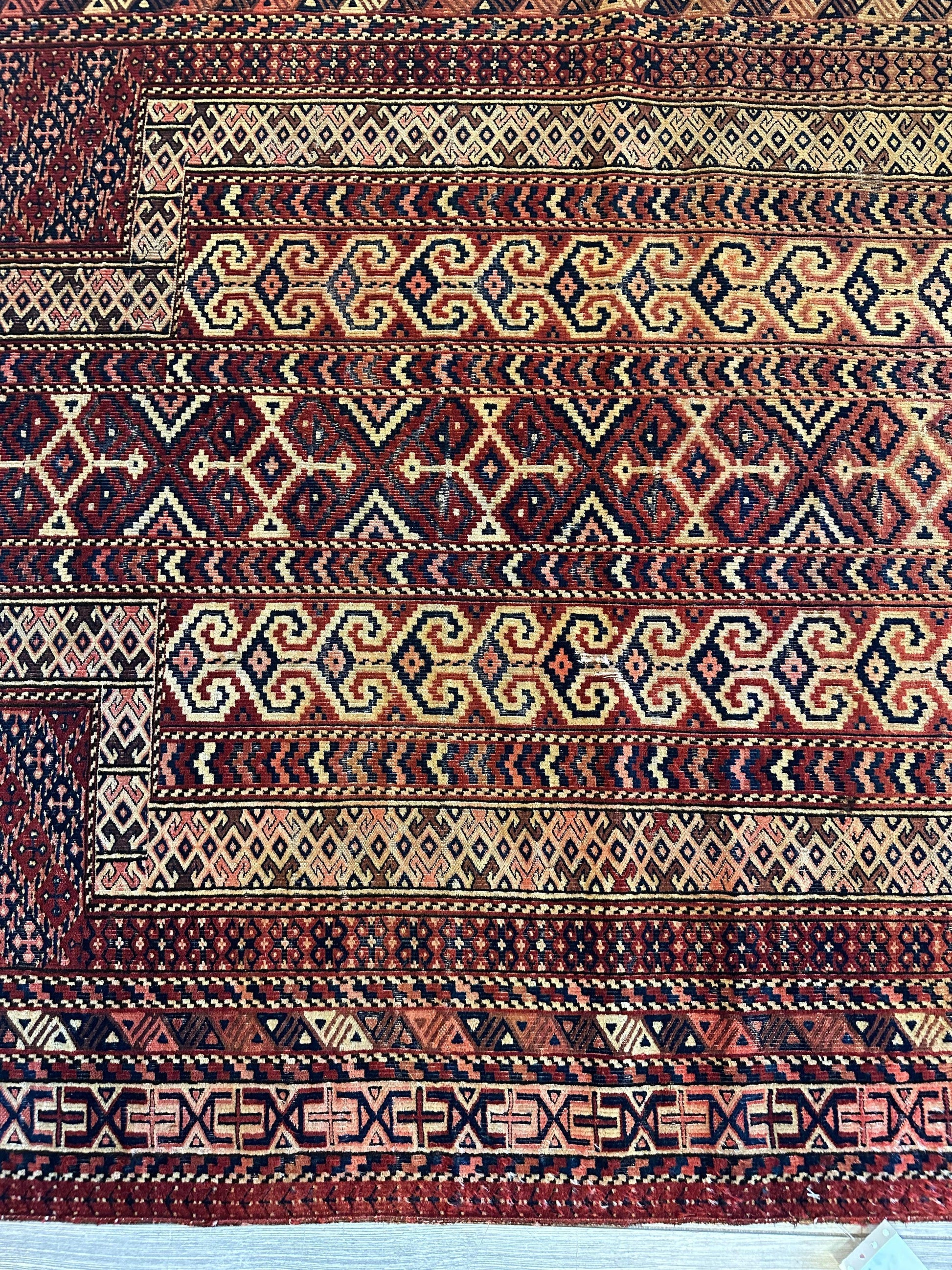 Antique 1890’s Turkoman Prayer Rug or Namazlyk 4’ x 5’2” - Nuvé