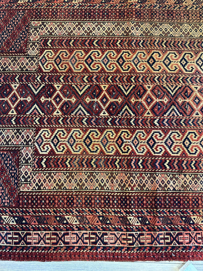 Antique 1890’s Turkoman Prayer Rug or Namazlyk 4’ x 5’2” - Nuvé