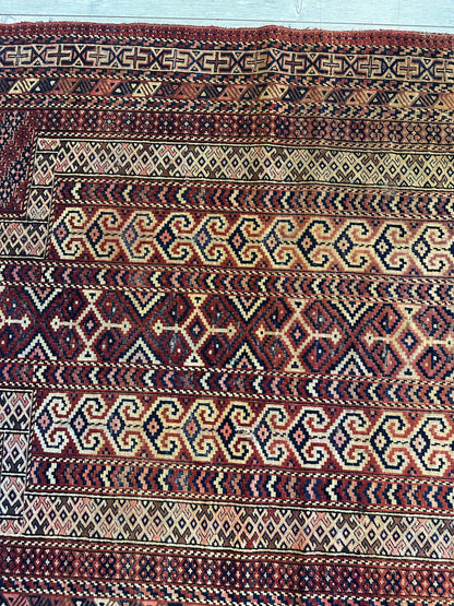 Antique 1890’s Turkoman Prayer Rug or Namazlyk 4’ x 5’2” - Nuvé