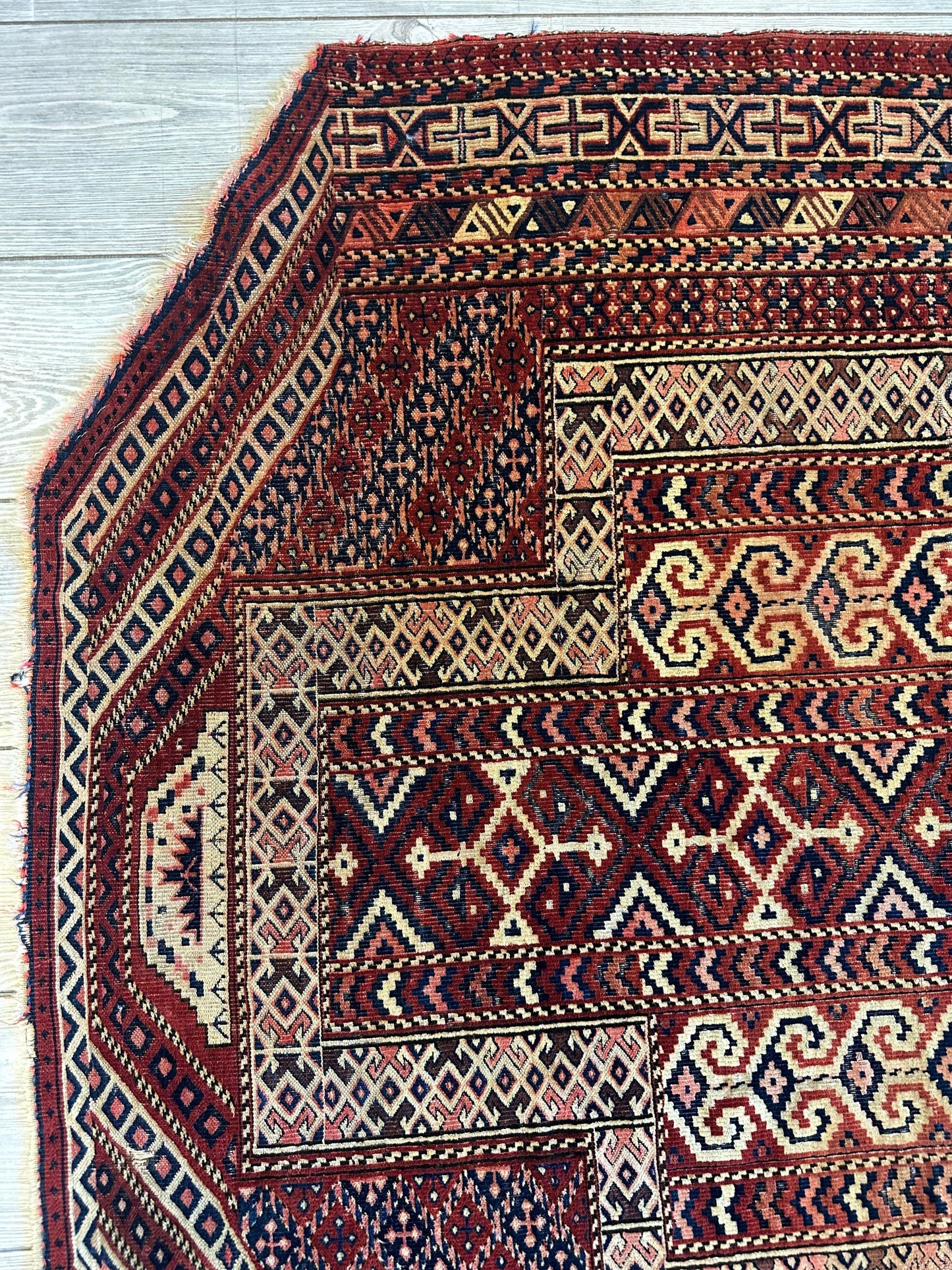 Antique 1890’s Turkoman Prayer Rug or Namazlyk 4’ x 5’2” - Nuvé
