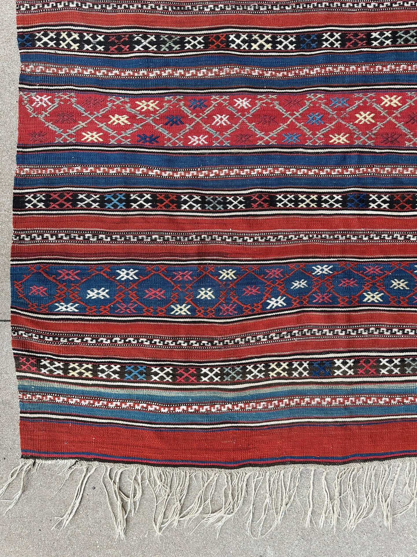 Antique Caucasian Shahsavan Soumak Rug 4’9” x 7’4” - Nuvé