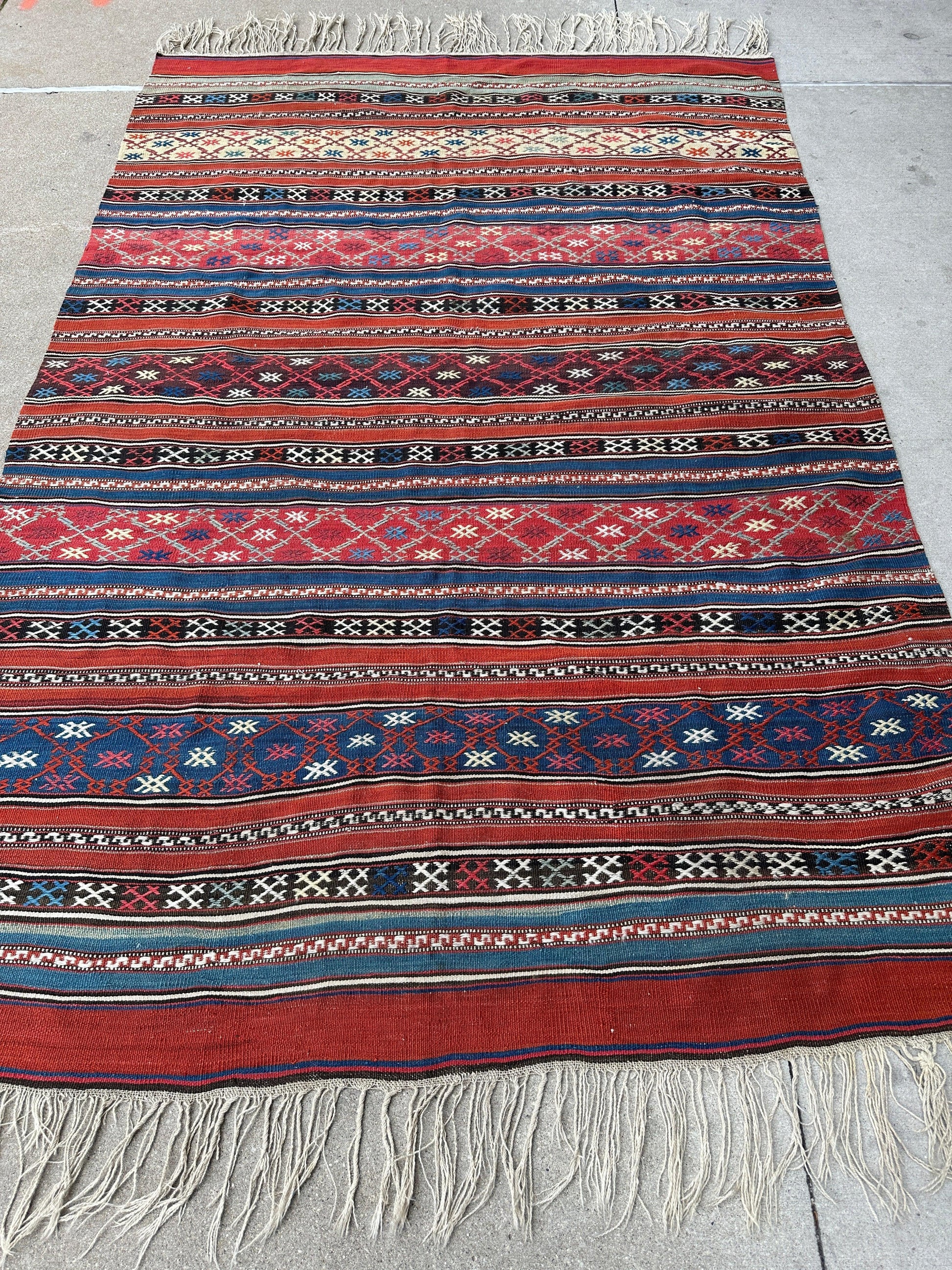 Antique Caucasian Shahsavan Soumak Rug 4’9” x 7’4” - Nuvé