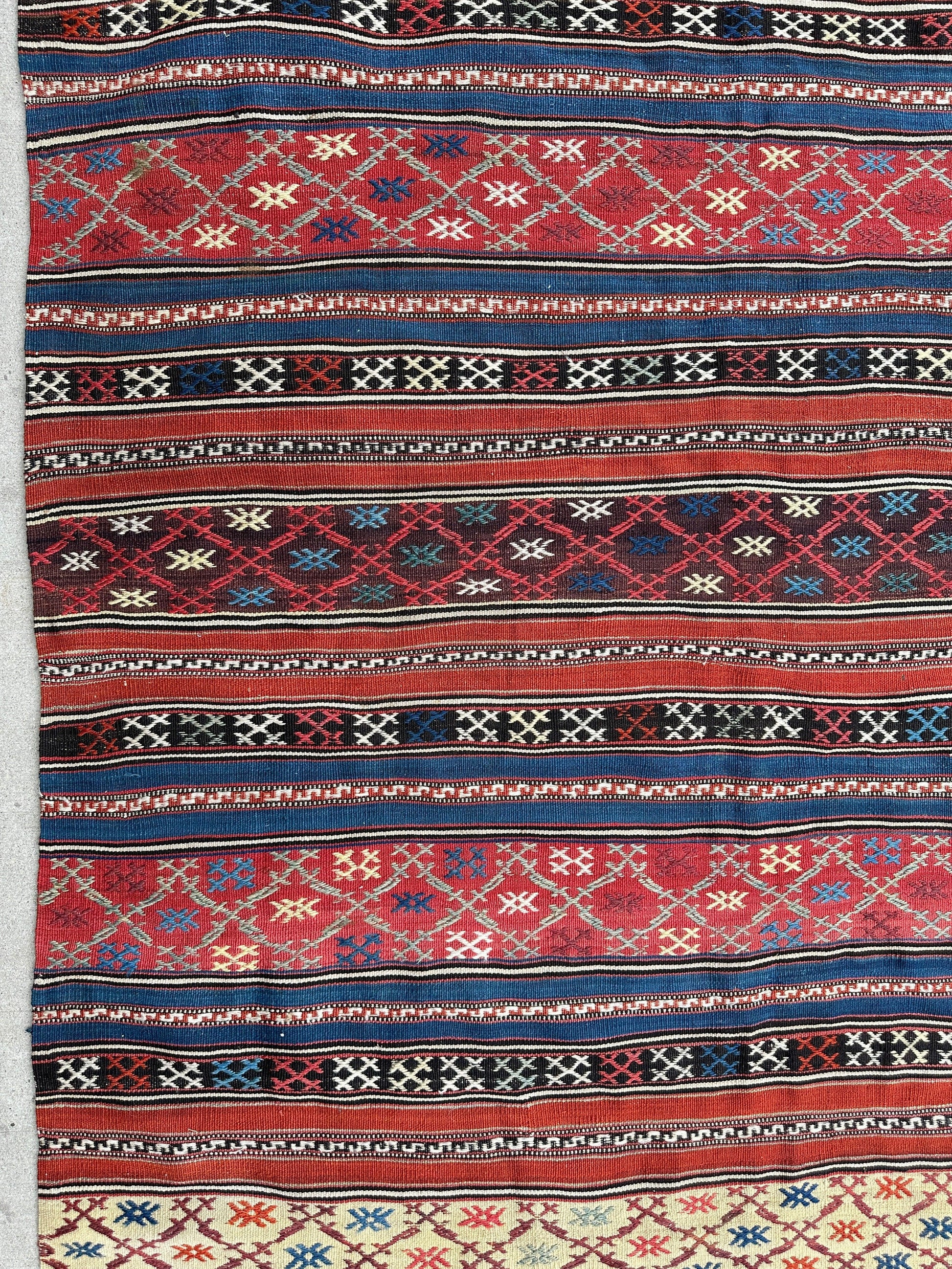 Antique Caucasian Shahsavan Soumak Rug 4’9” x 7’4” - Nuvé
