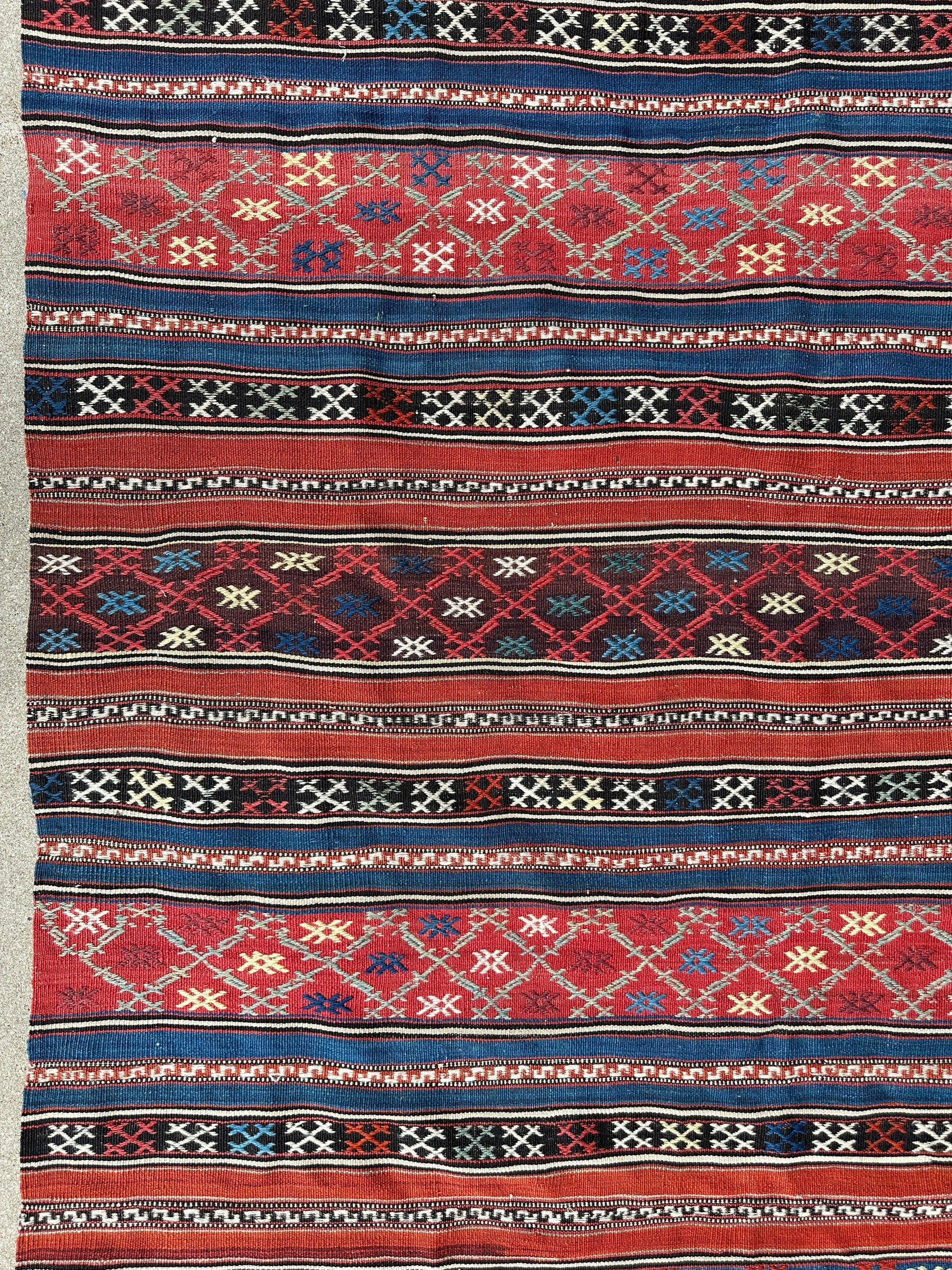 Antique Caucasian Shahsavan Soumak Rug 4’9” x 7’4” - Nuvé