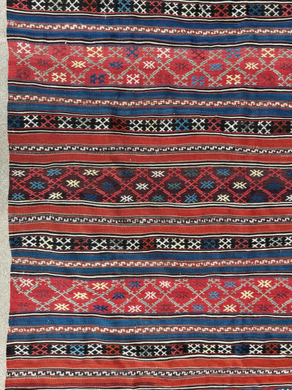 Antique Caucasian Shahsavan Soumak Rug 4’9” x 7’4” - Nuvé