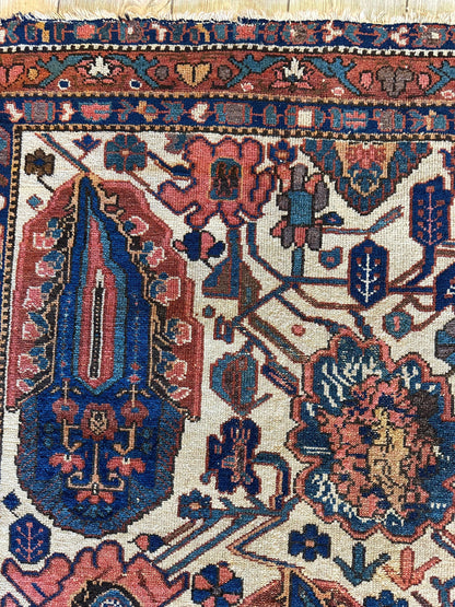 Antique Persian Malayar Circa 1900 4’10 x 6’7” - Nuvé
