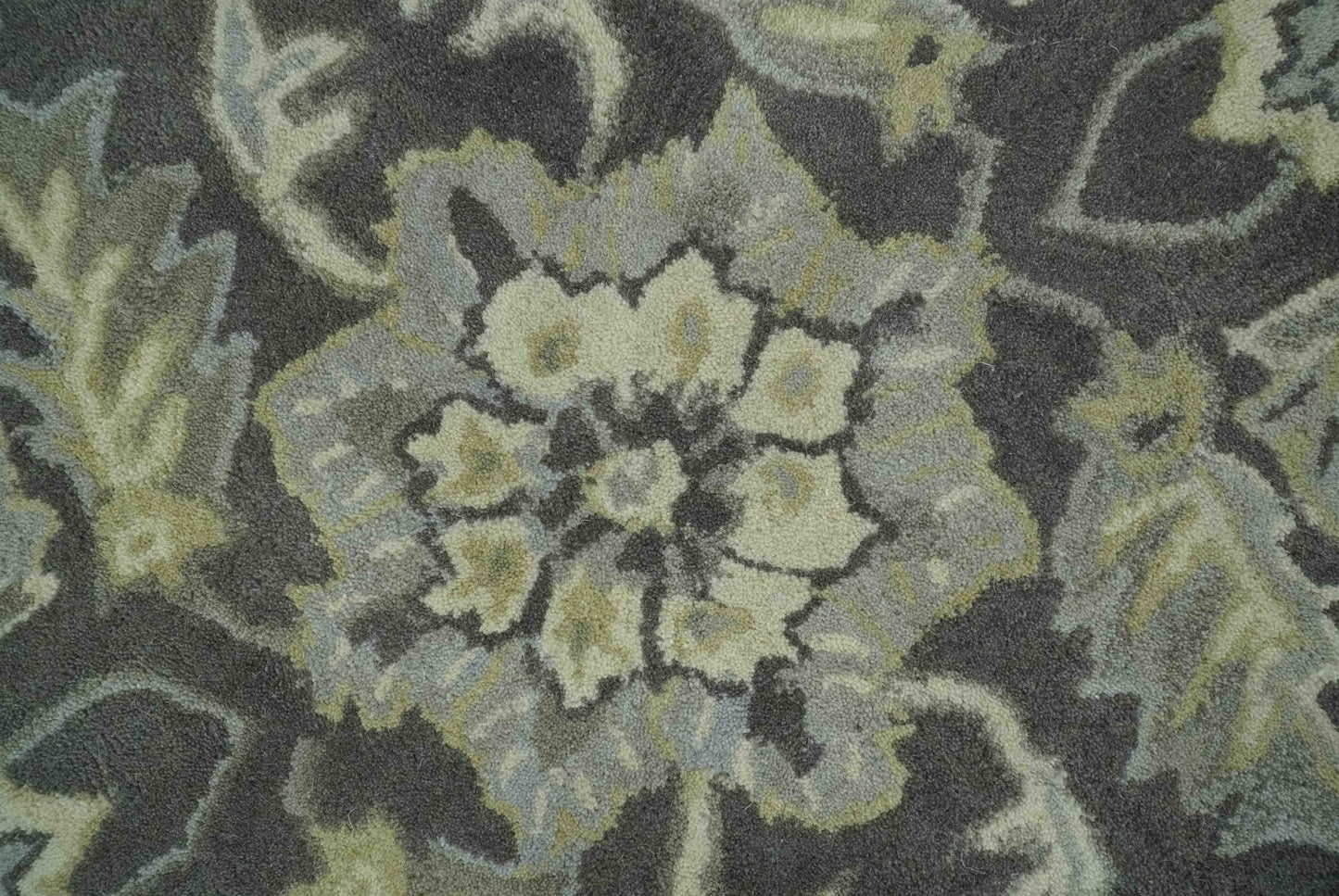 Antique Design 8x10 Charcoal and Beige Traditional Floral Hand Tufted rug - Nuvé