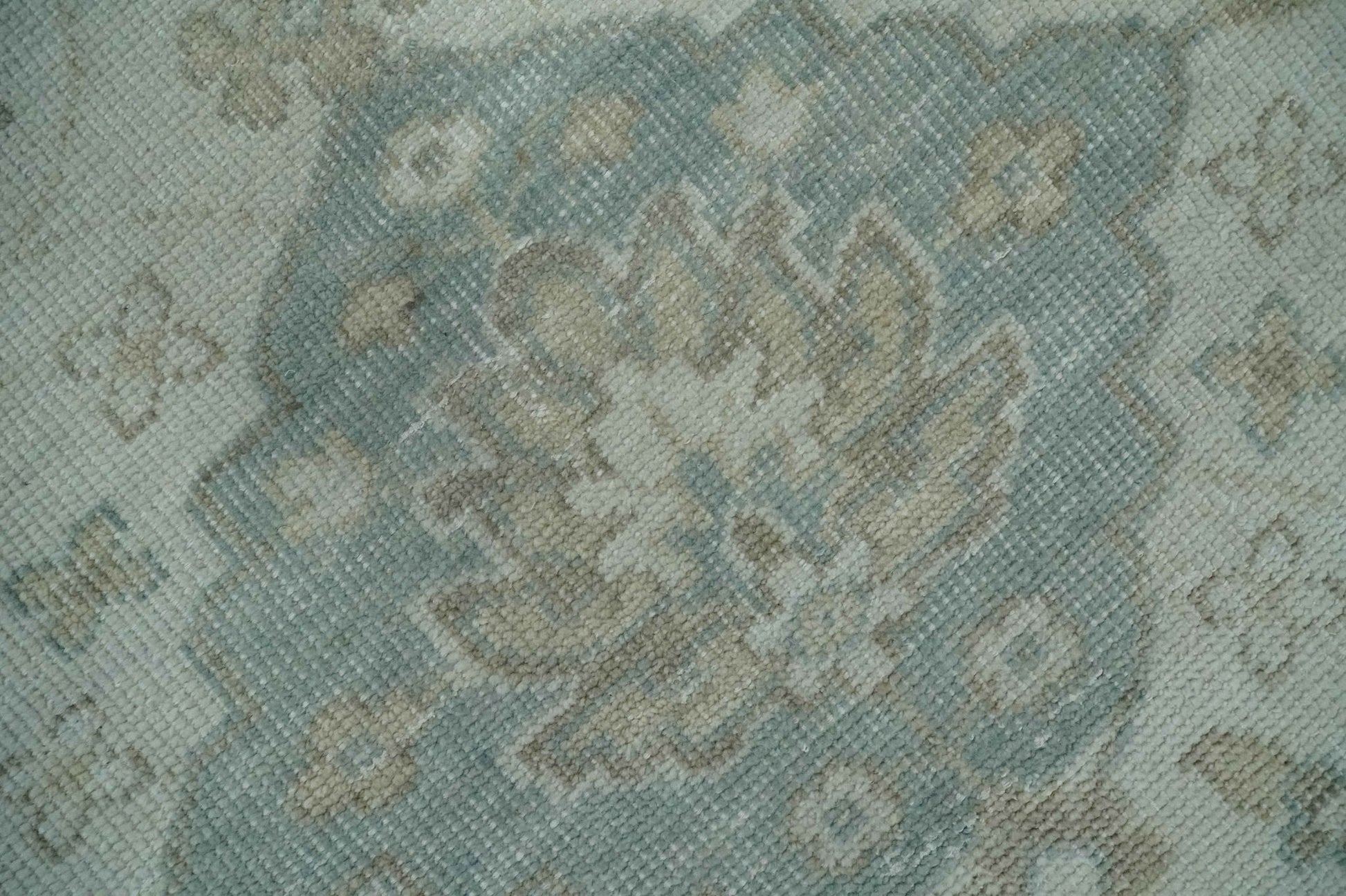 Antique Design Medallion Earthy Ivory and Camel 8x10 wool Area Rug - Nuvé