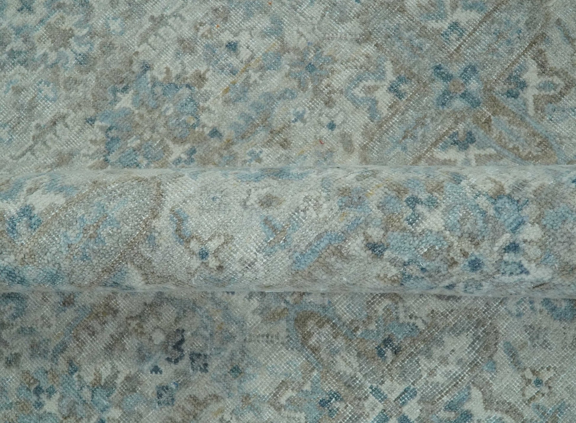 Antique Distress finish Silver, Teal and Brown Hand Knotted Traditional 8x10 wool Rug - Nuvé