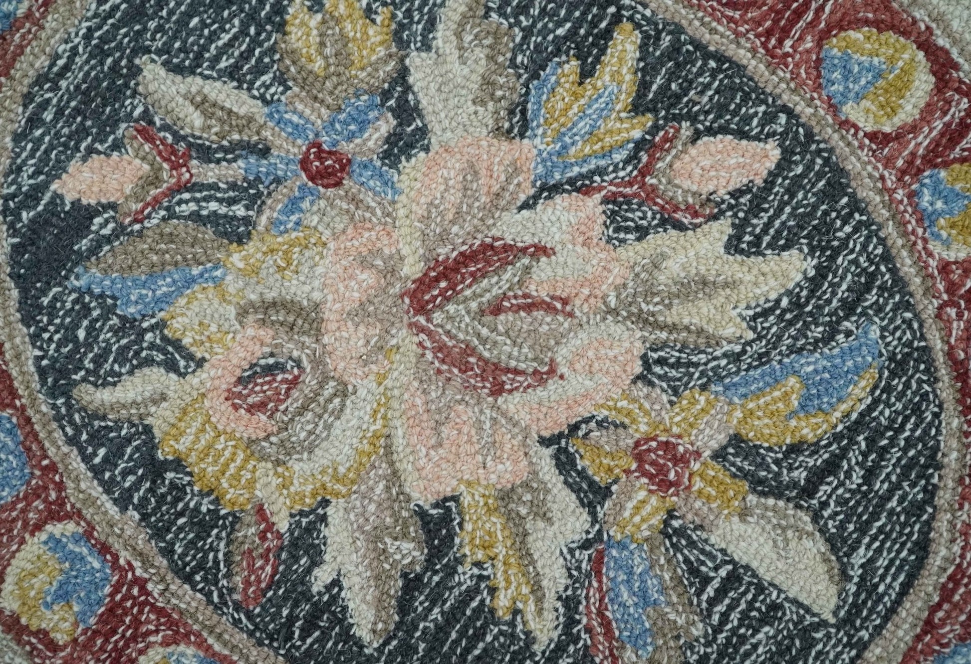 Antique Style Beige and Charcoal Aubusson design Hand Tufted 8x10 wool Area Rug - Nuvé