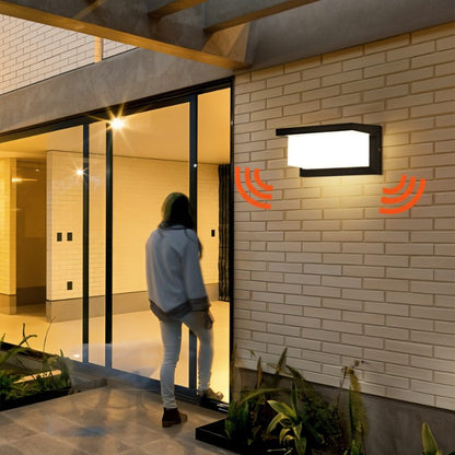 Aster Outdoor Wall Lamp - Nuvé