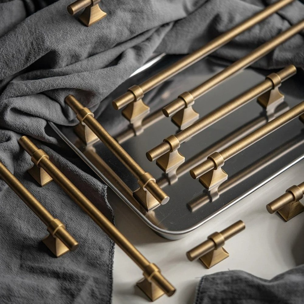 Atiq Brass Knob & Pull Bar - Nuvé