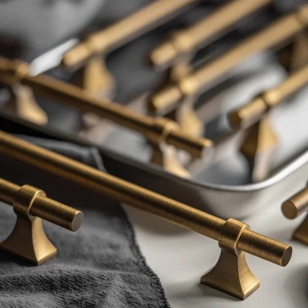 Atiq Brass Knob & Pull Bar - Nuvé