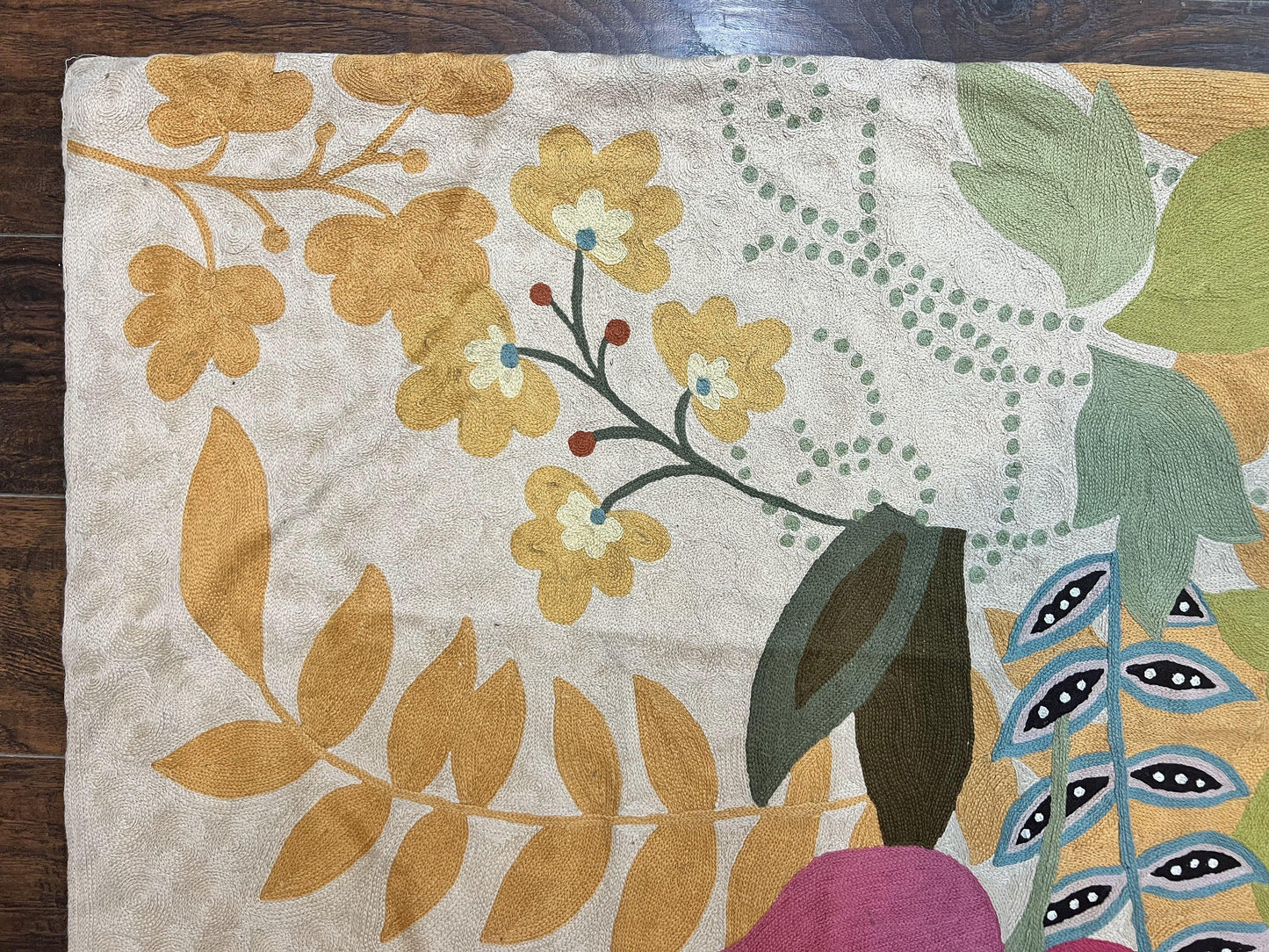 Indian Hand Stitched Rug 4x6, Floral, Silk, Large Floral Design - Nuvé