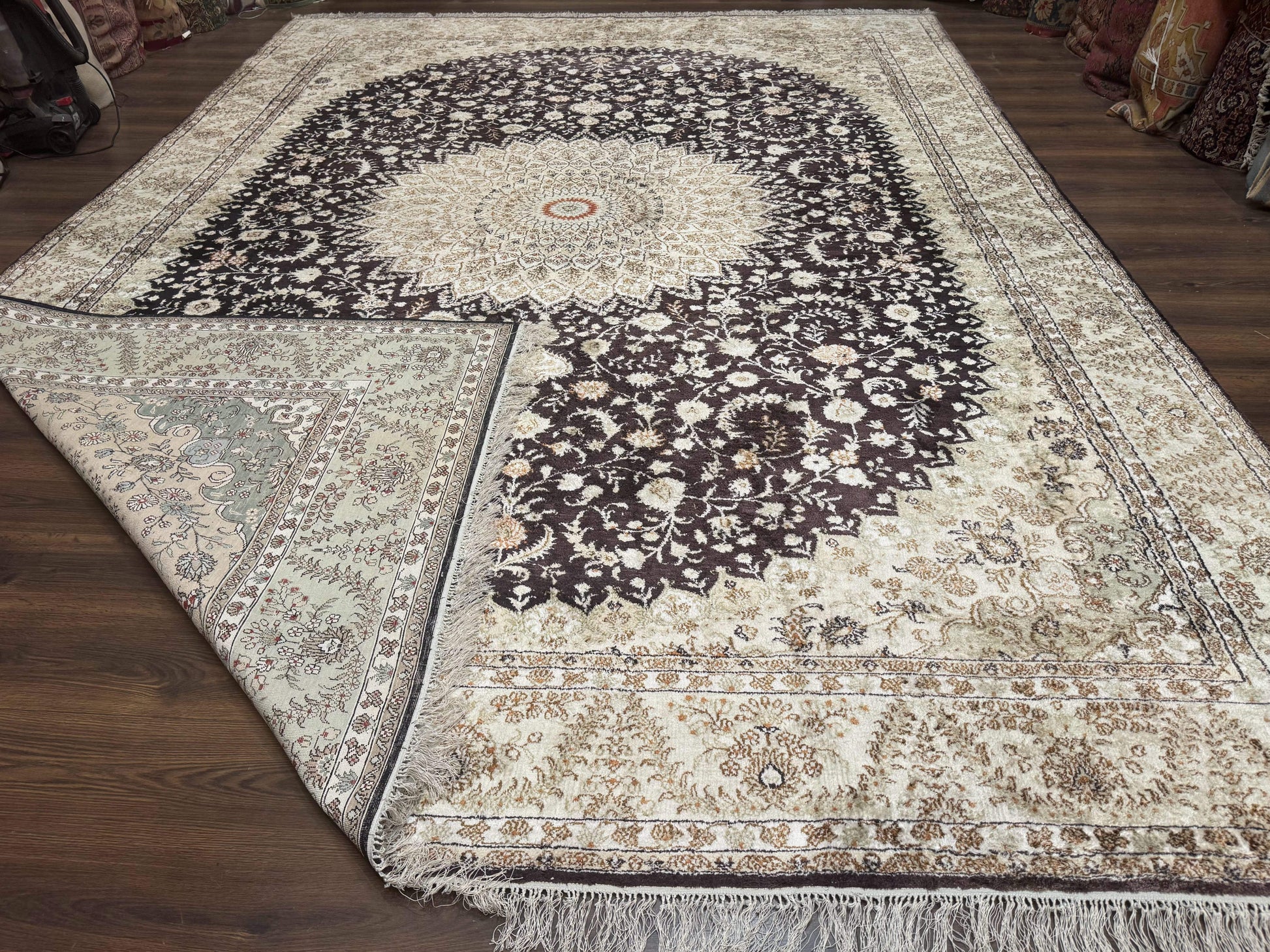 Indian Kashmiri Silk Rug 10x14, Floral Medallion - Nuvé