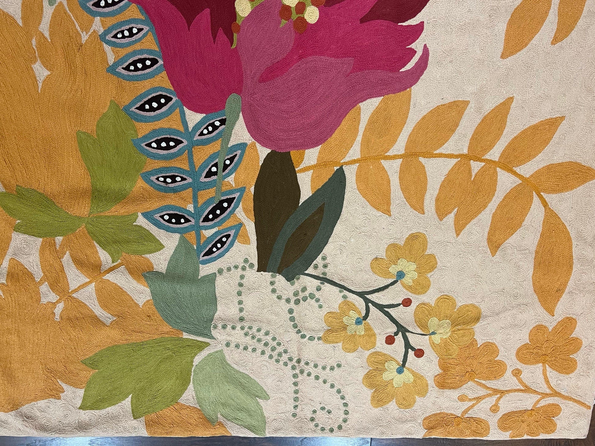 Indian Chain Stitched Rug 4x6, Hand Stitched Indian Embroidery Carpet, Large Floral Design, Contemporary, Cream and Colorful Flowers, Wool - Nuvé