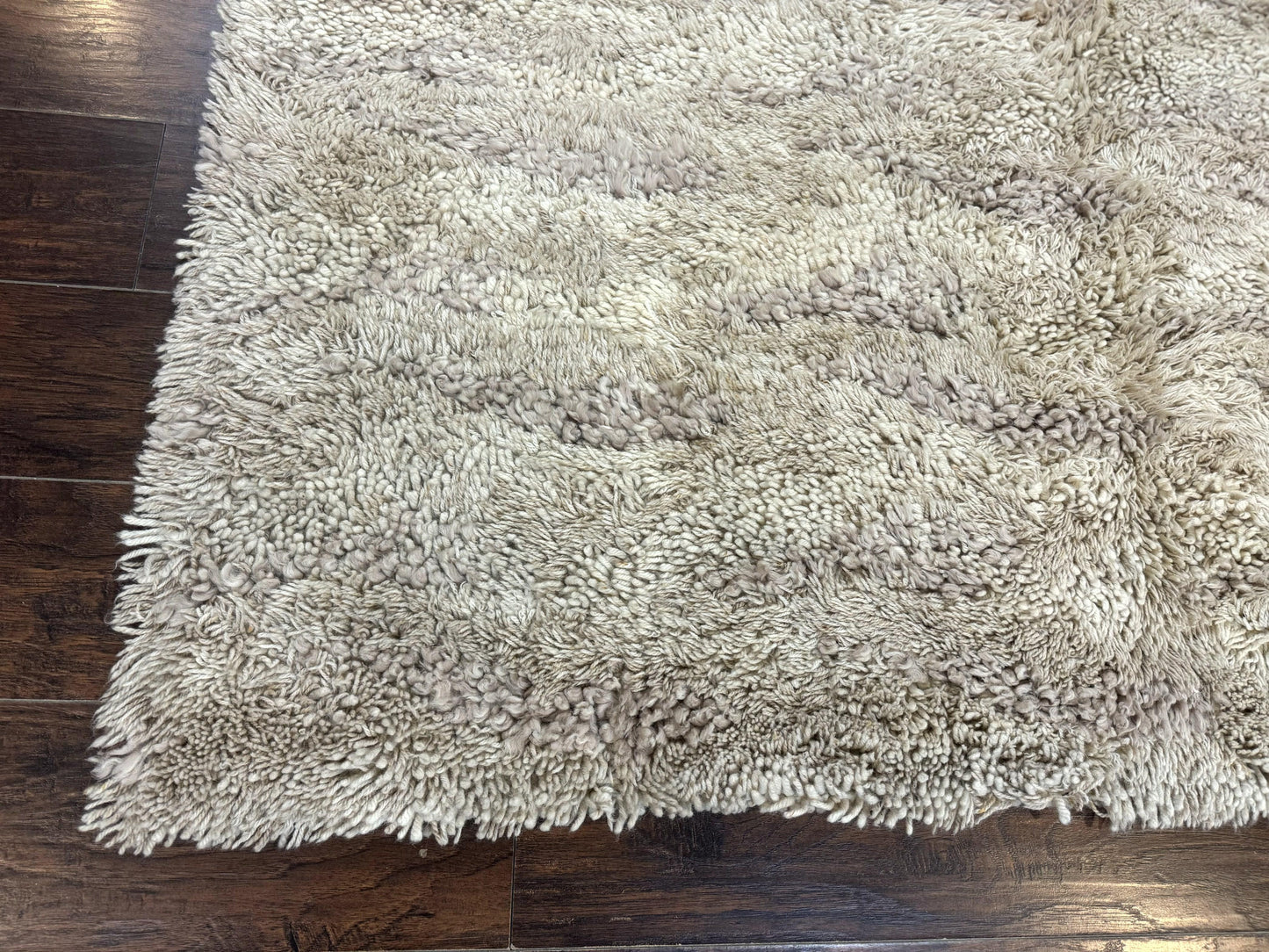 European Rya Shag Rug 6.6 x 9.7, Beige, Fluffy Vintage Area Rug - Nuvé