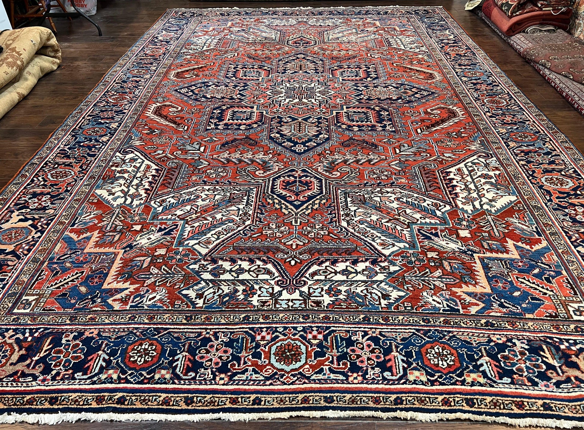 Antique Persian Heriz Rug – 11x16 Palace Size, Geometric Medallion, 1920s - Nuvé