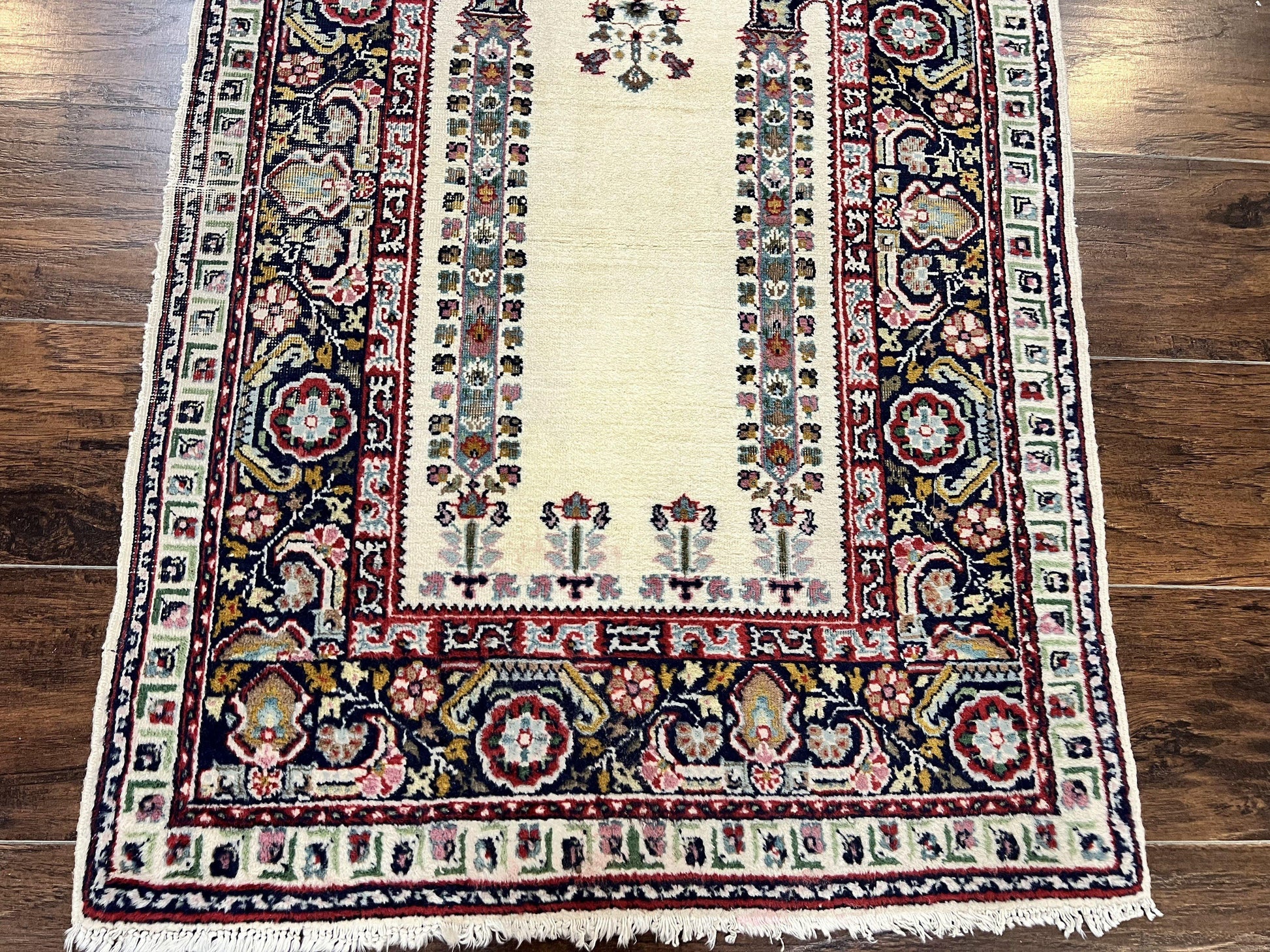 Turkish Prayer Rug 2.5 x 4, Vintage Wool Hand Knotted Carpet, Ivory - Nuvé