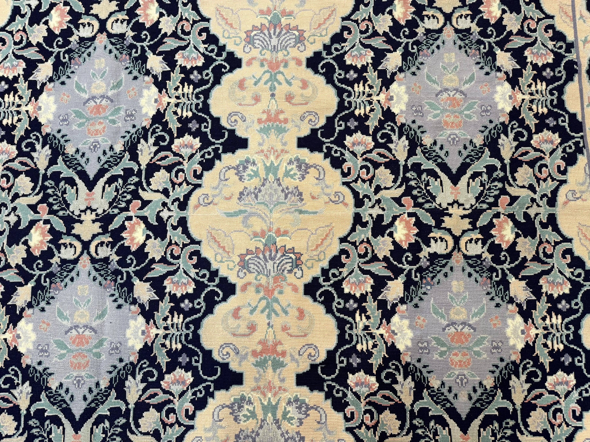 Needlepoint Rug 6x9, Ivory and Navy Blue - Nuvé