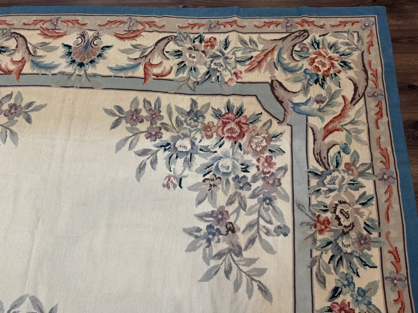 Ivory Needlepoint Rug 8x10, Wool Handmade Carpet - Nuvé