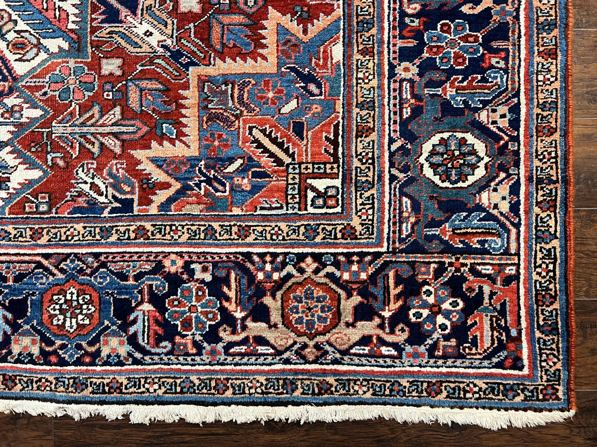 Antique Persian Heriz Rug – 11x16 Palace Size, Geometric Medallion, 1920s - Nuvé