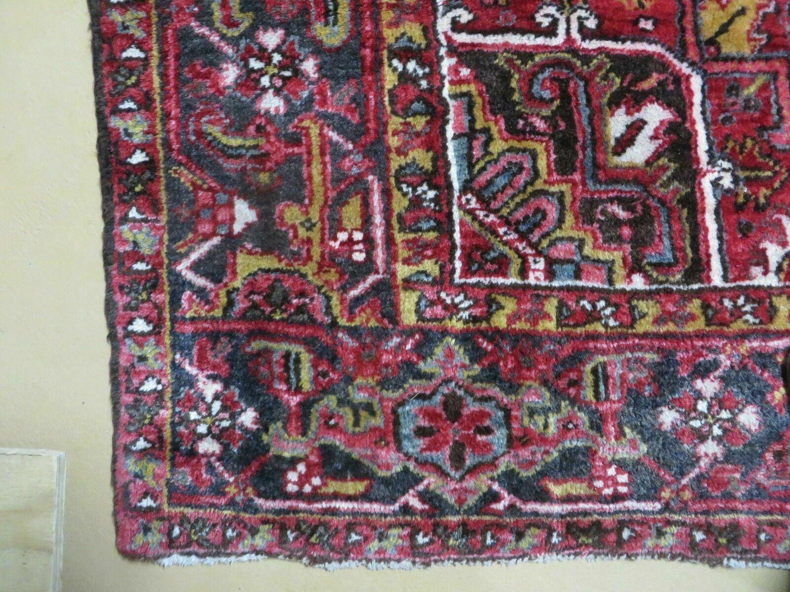 Heriz Rug 9x11, Geometric Persian Carpet Room Sized, Tribal Medallion Rug, Red Ivory Dark Blue Handmade Wool Rug for Living Room Dining Room - Nuvé