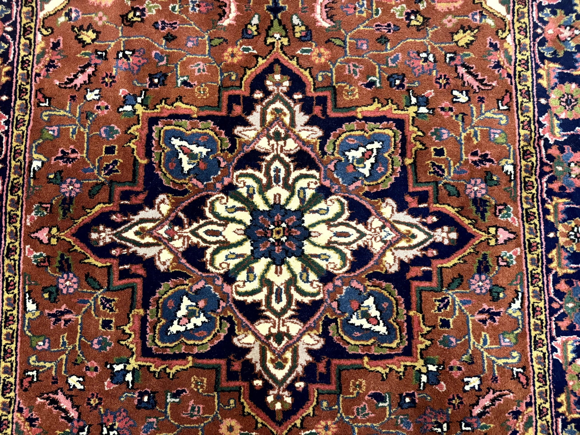 Indo Persian Heriz Rug 4x6, Rust Red Navy Blue and Cream - Nuvé