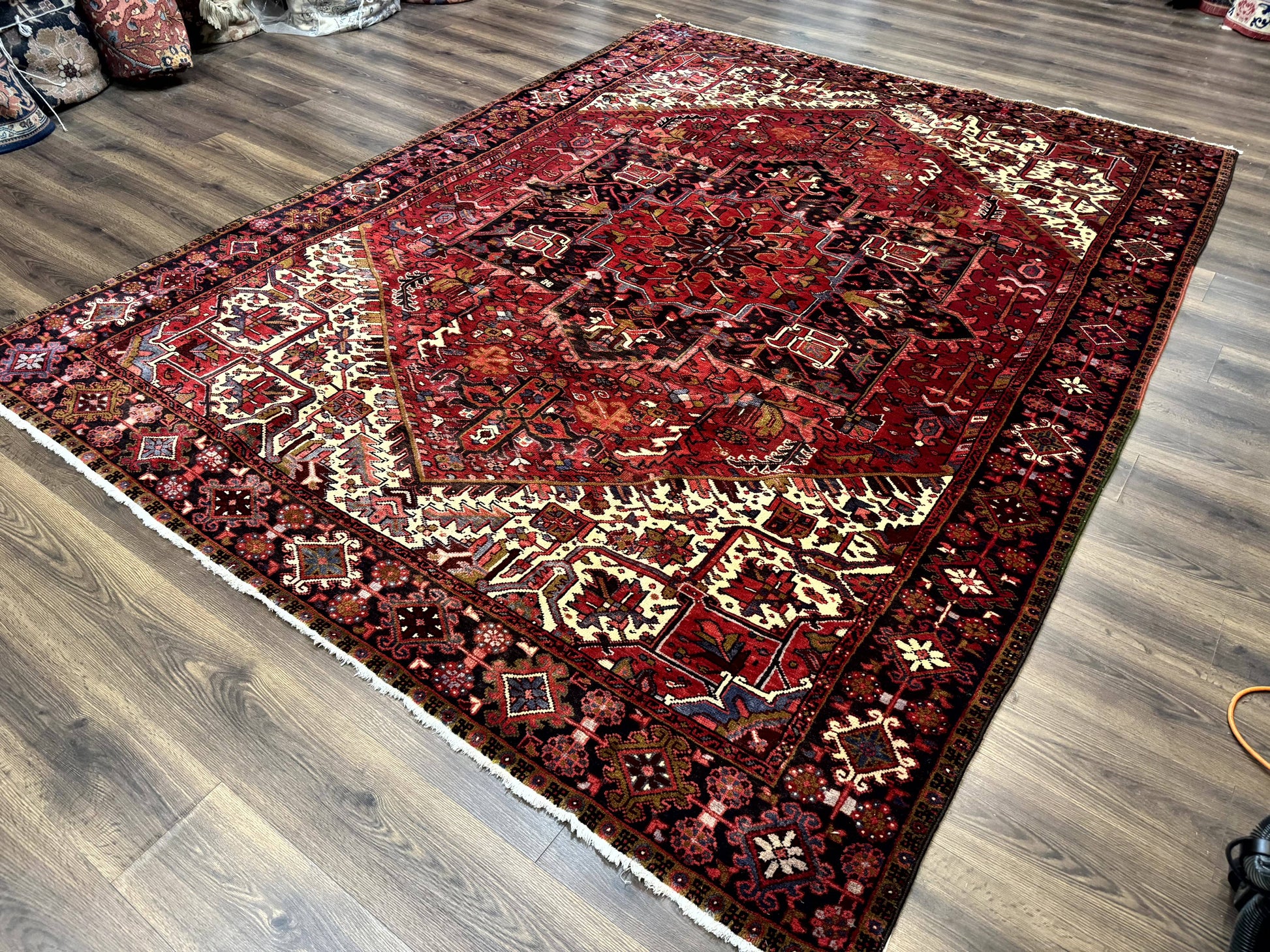 Persian Heriz Rug 8x11, Geometric Design, Red & Cream - Nuvé