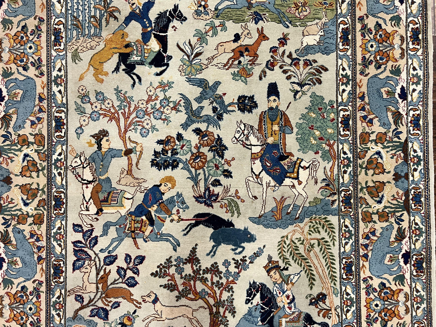 Persian Kashan Pictorial Rug 4.6 x 7, Hunting Scene, SIgned by Masterweaver, Animal Pictorials, Rare, Handmade, Wool, Vintage, Very Fine - Nuvé