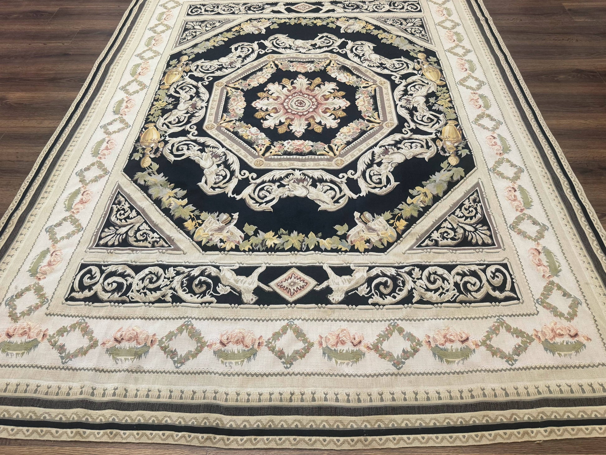 Aubusson Rug 6x8, European Design, Lion Pictorials, Black - Nuvé