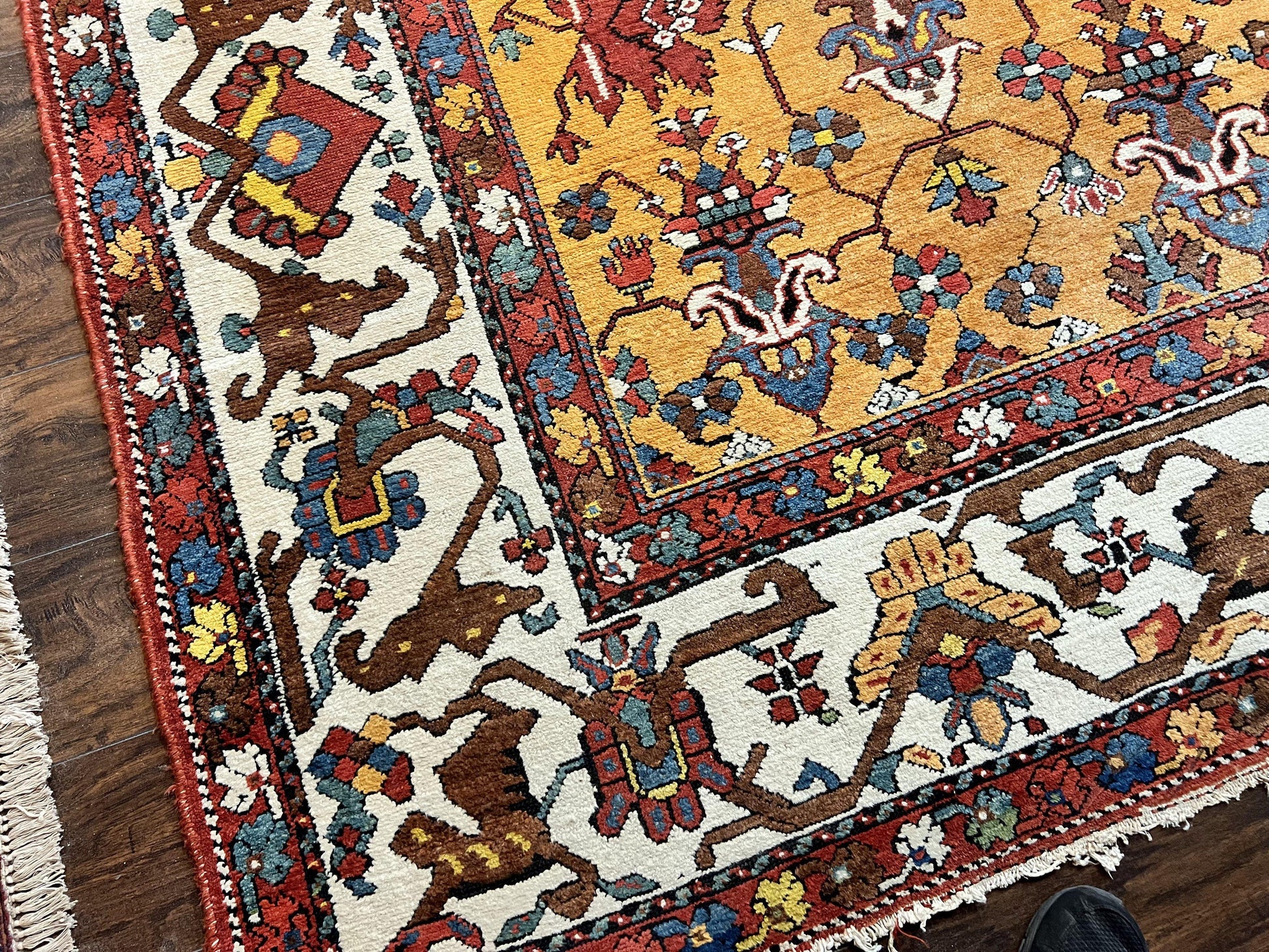 Antique Persian Bakhtiari Rug 14x19 – Rare Palace Size Carpet - Nuvé