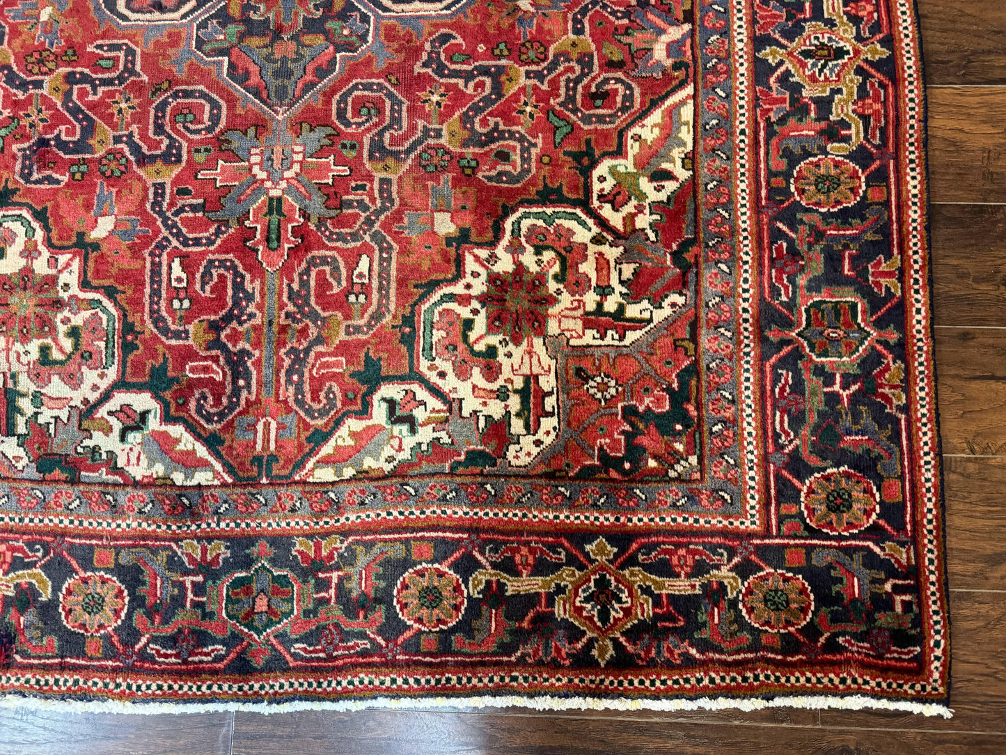 Persian Heriz Rug 6.6 x 9, Geometric Wool Persian Carpet - Nuvé