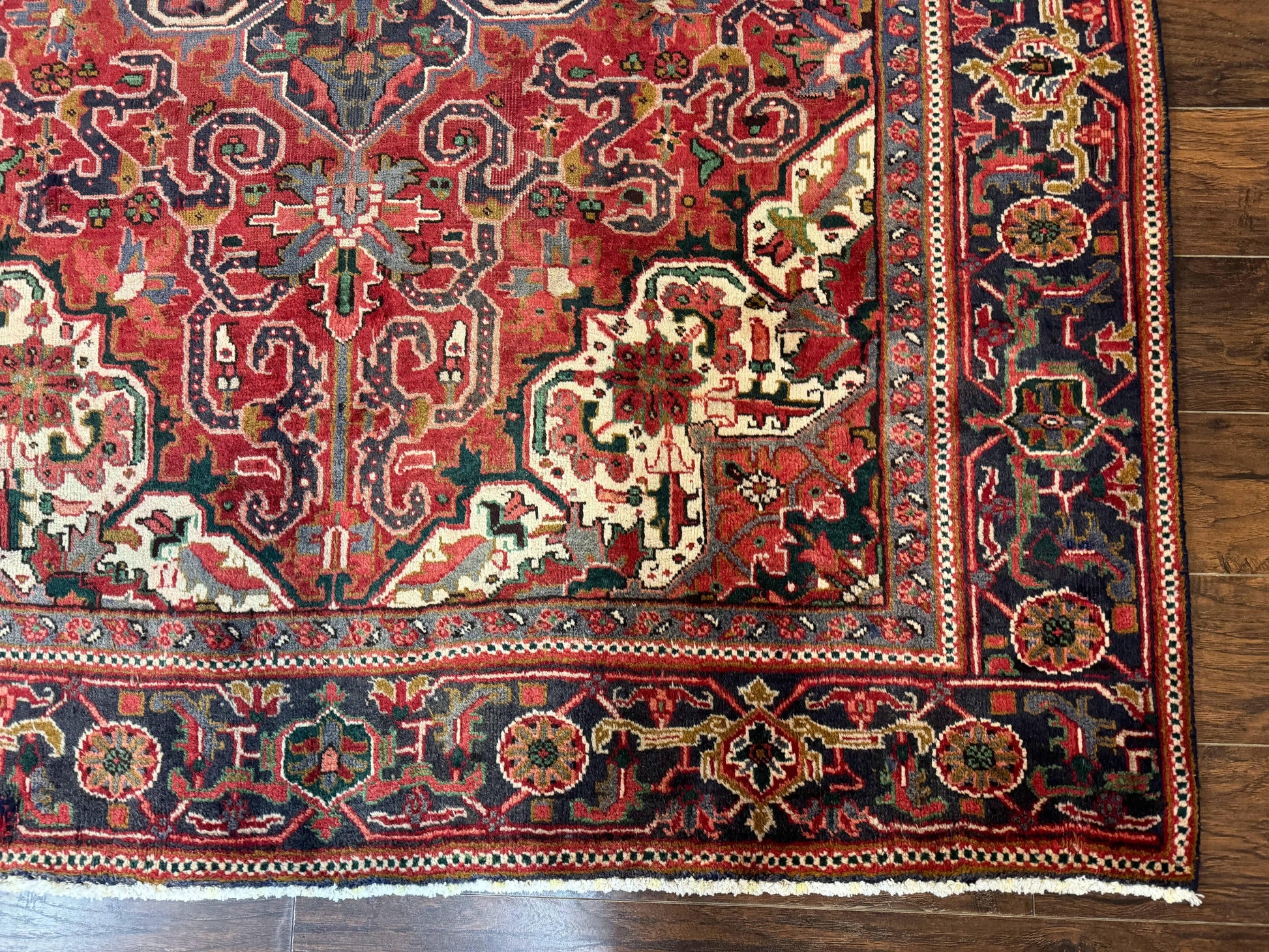 Persian Heriz Rug 6.6 x 9, Geometric Wool Persian Carpet - Nuvé