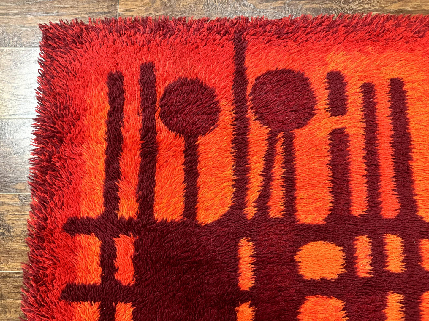 Danish Rya Shag Rug 4x6, Red Vintage Mid Century Retro Abstract Shag Rug - Nuvé