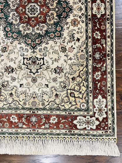 Silk Turkish Kayseri Rug 2.7 x 4, Floral Medallion, Fine Oriental Carpet, Small Vintage Rug, Silk Pile on Silk Foundation, Hand Knotted - Nuvé