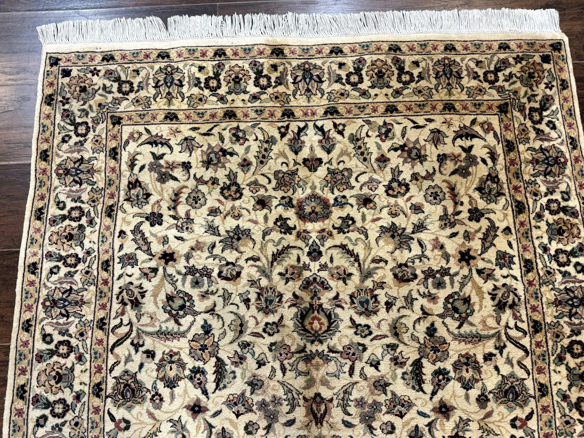 Pak Persian Rug 4x6 - Nuvé