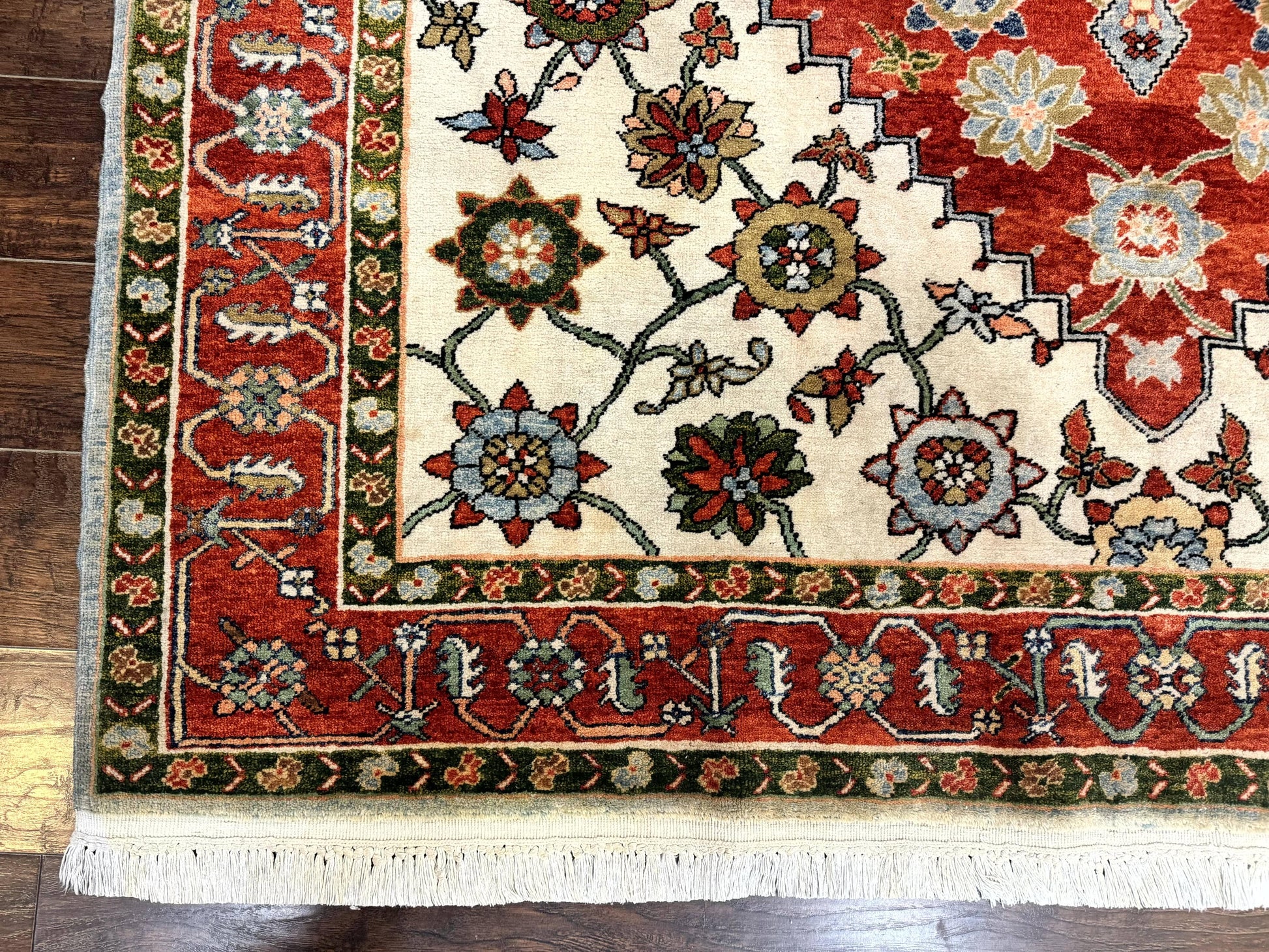 Indo Persian Heriz Rug 7x9, Geometric Pattern, Cream & Light Red, Handmade Vintage Wool Carpet - Nuvé
