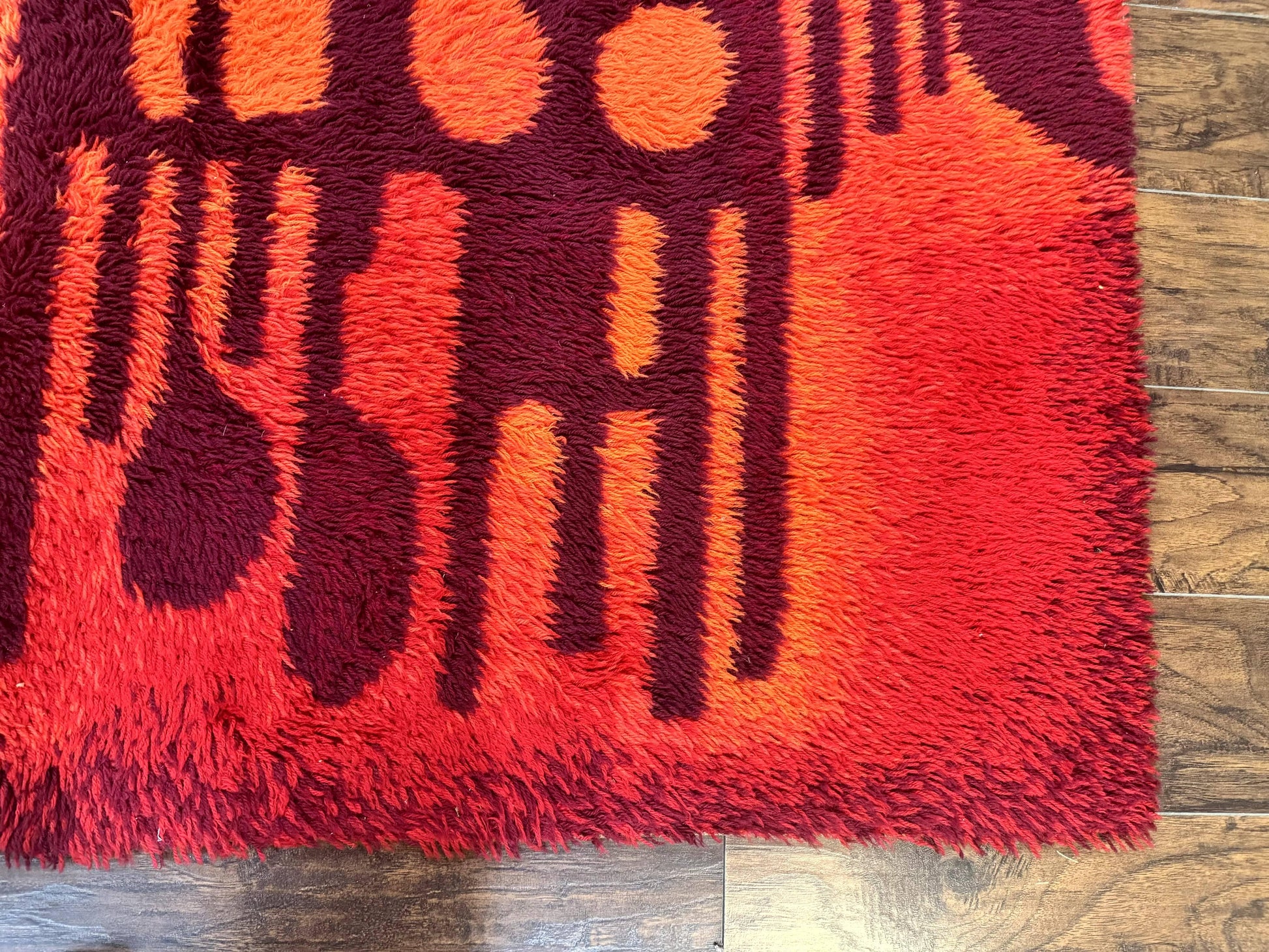 Danish Rya Shag Rug 4x6, Red Vintage Mid Century Retro Abstract Shag Rug - Nuvé