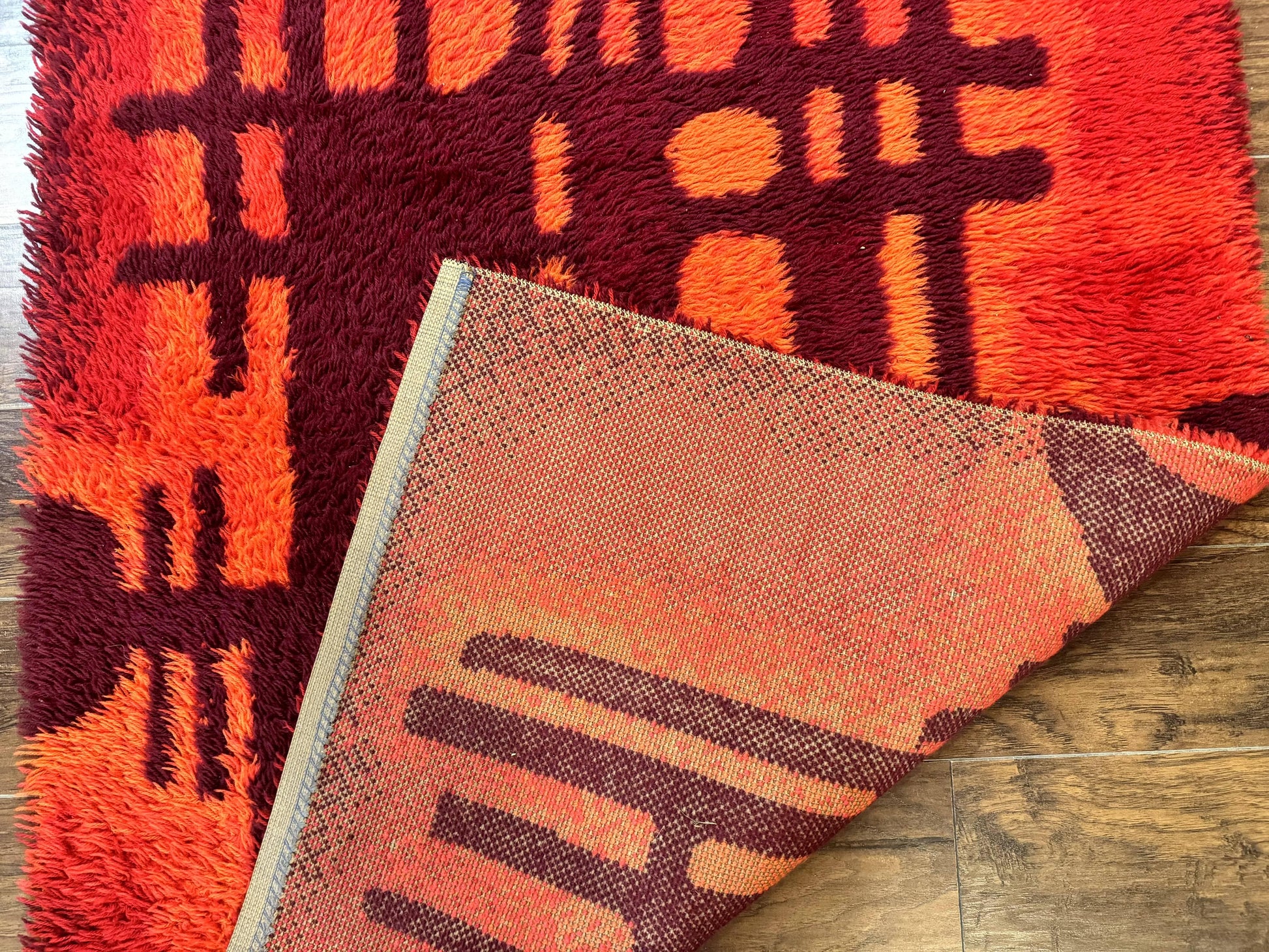 Danish Rya Shag Rug 4x6, Red Vintage Mid Century Retro Abstract Shag Rug - Nuvé