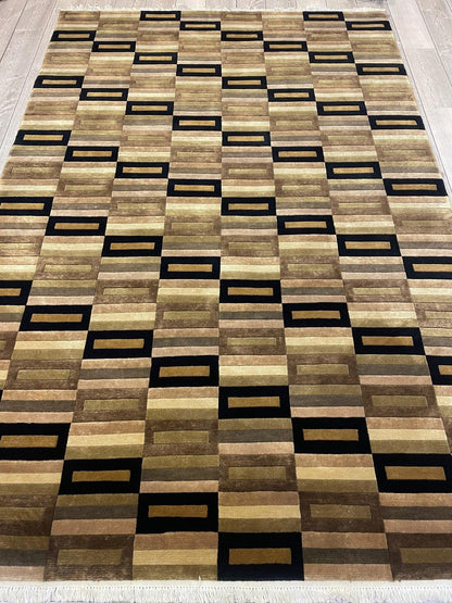 Beautifull Hand Knotted Nepali Geometric Area Rug 6x9 Ft - Nuvé