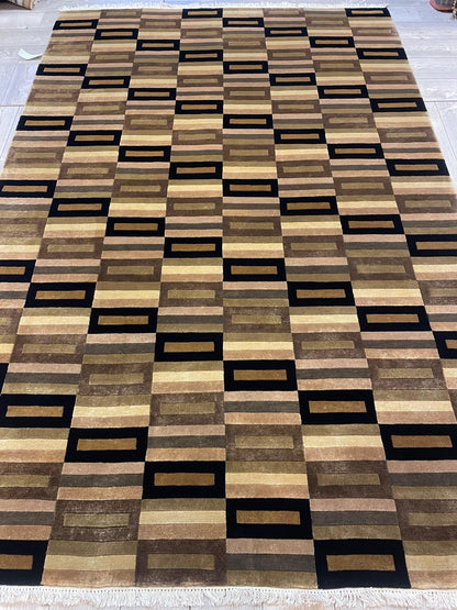 Beautifull Hand Knotted Nepali Geometric Area Rug 6x9 Ft - Nuvé