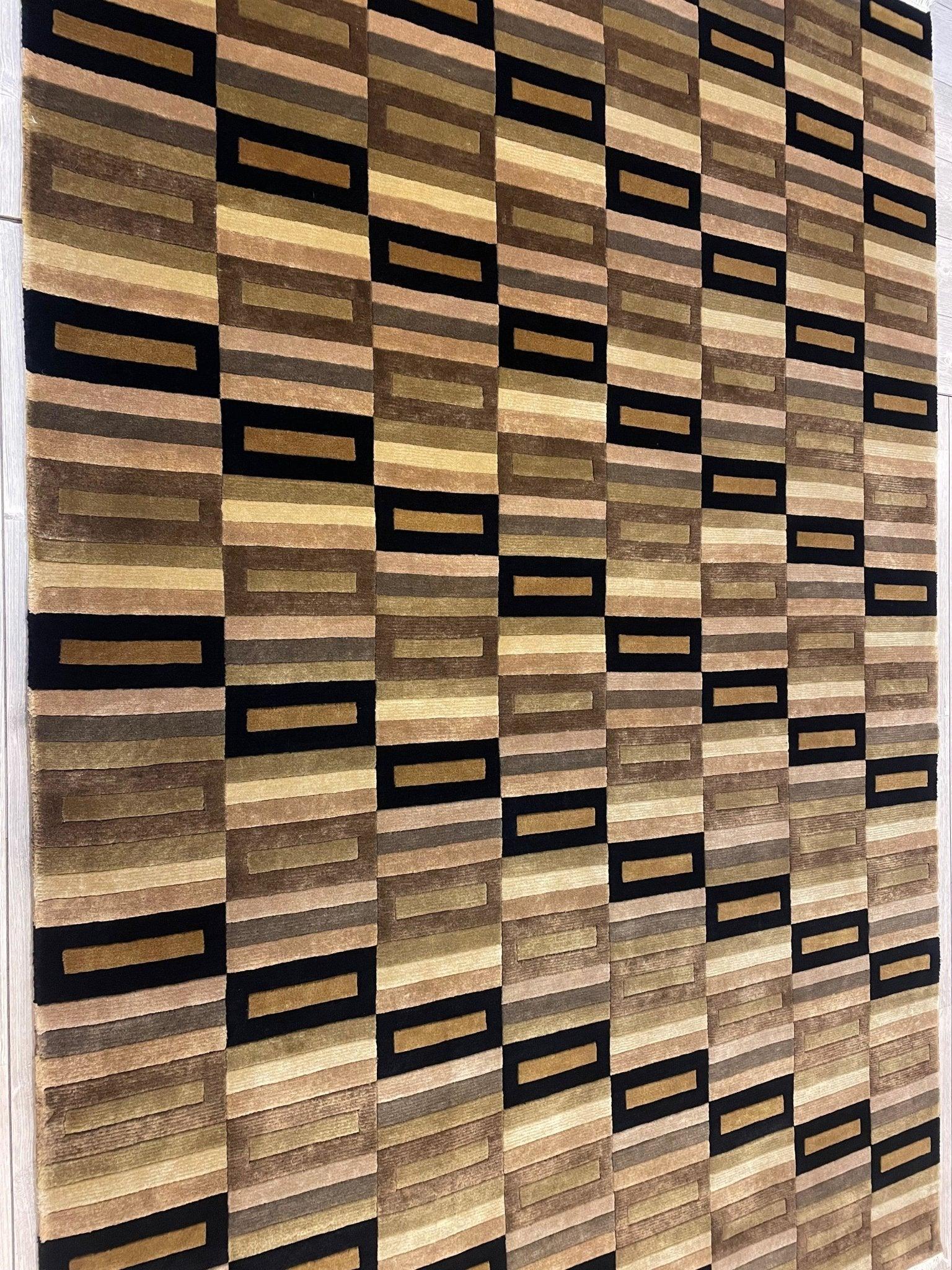 Beautifull Hand Knotted Nepali Geometric Area Rug 6x9 Ft - Nuvé