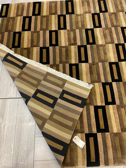 Beautifull Hand Knotted Nepali Geometric Area Rug 6x9 Ft - Nuvé